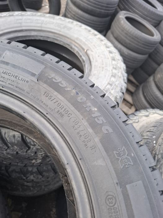 Vand 1 sau 2  anvelope 195 70 15 C michelin de vara