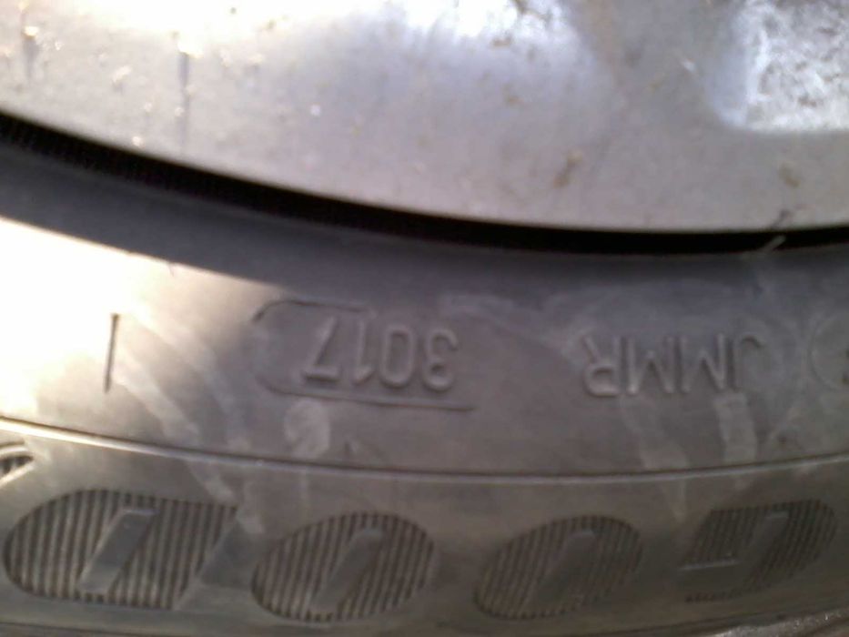 Зимни 205/55R16 Goodyear UltraGrip на 10-12 хил. км с железни джанти