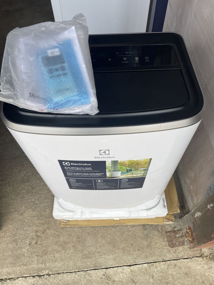 Aer conditionat portabil/mobil Electrolux  , model EXP34U338HW
