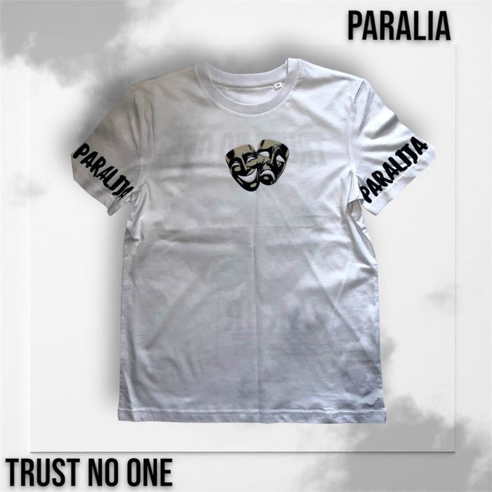 Бяла тениска TRUST NO ONE