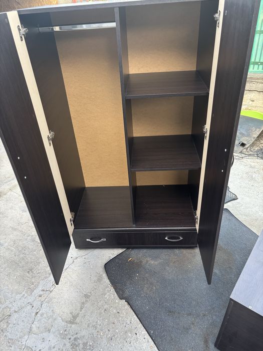 Se vinde dulap de haine