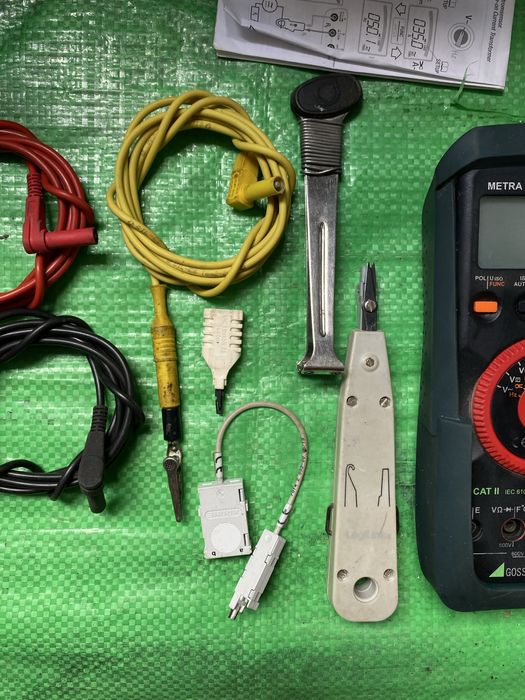 METRA HIT 16U - TRMS True RMS Качествен Мултицет изолационен тестер