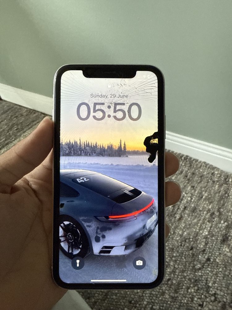 Iphone 11 128gb в убогом состоянии