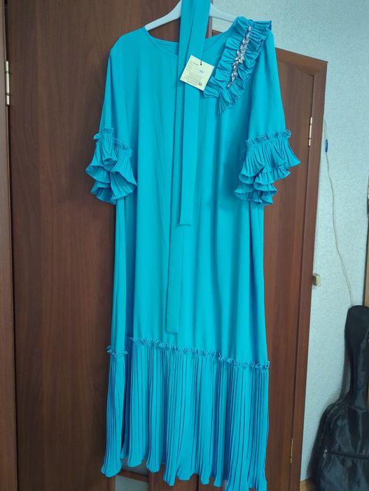 Продам Новые платья