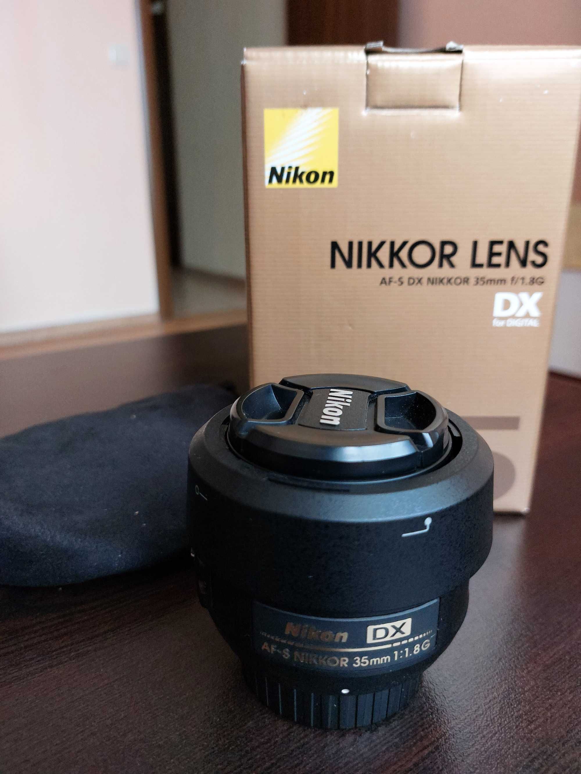 Фотоапарат Nikon D5000 с два обектива