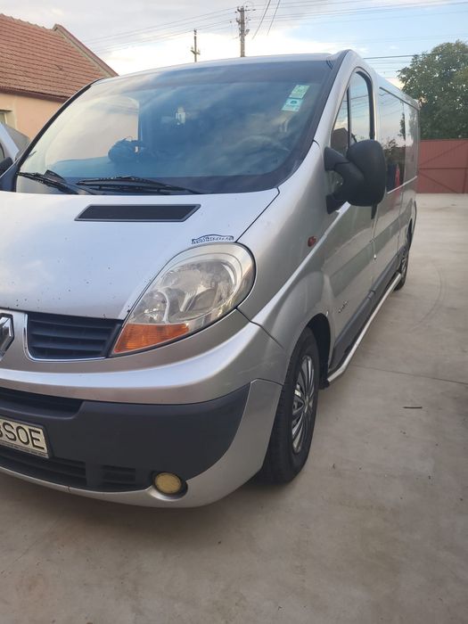 Vând renault trafic