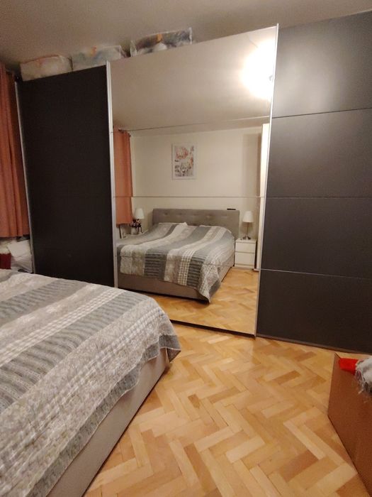 Vând dressing cu 3 uși glisante