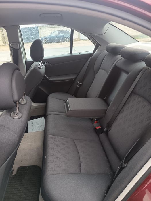 Mecredez-Benz  C220 W203