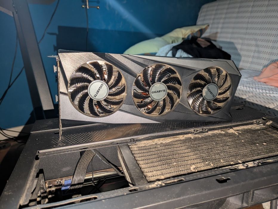 Rx 7600 gigabyte 3 fan (pret fix)