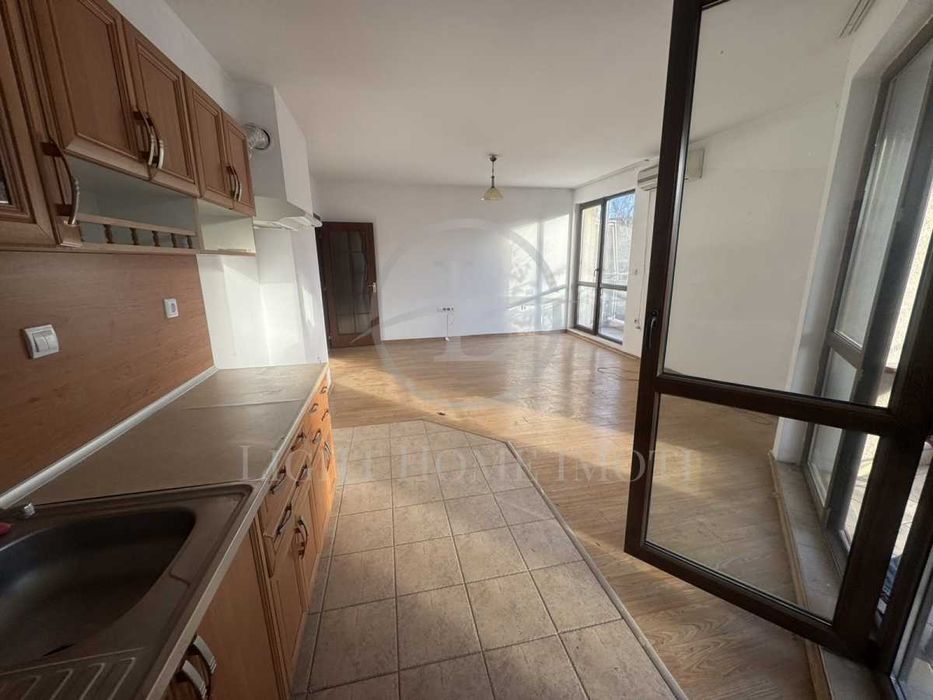 Продава се Тристаен апартамент в Пловдив, Център - 90 кв.м за 2100 €/кв.м - Снимка #1