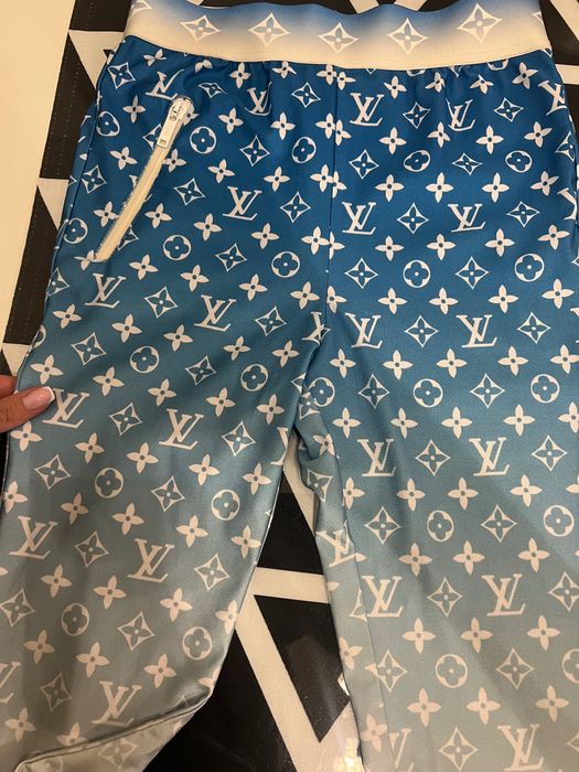 Клин Louis Vuitton