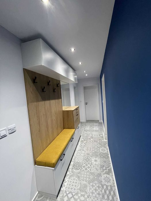 Тристаен обзаведен апартамент /с възможност за паркомясто