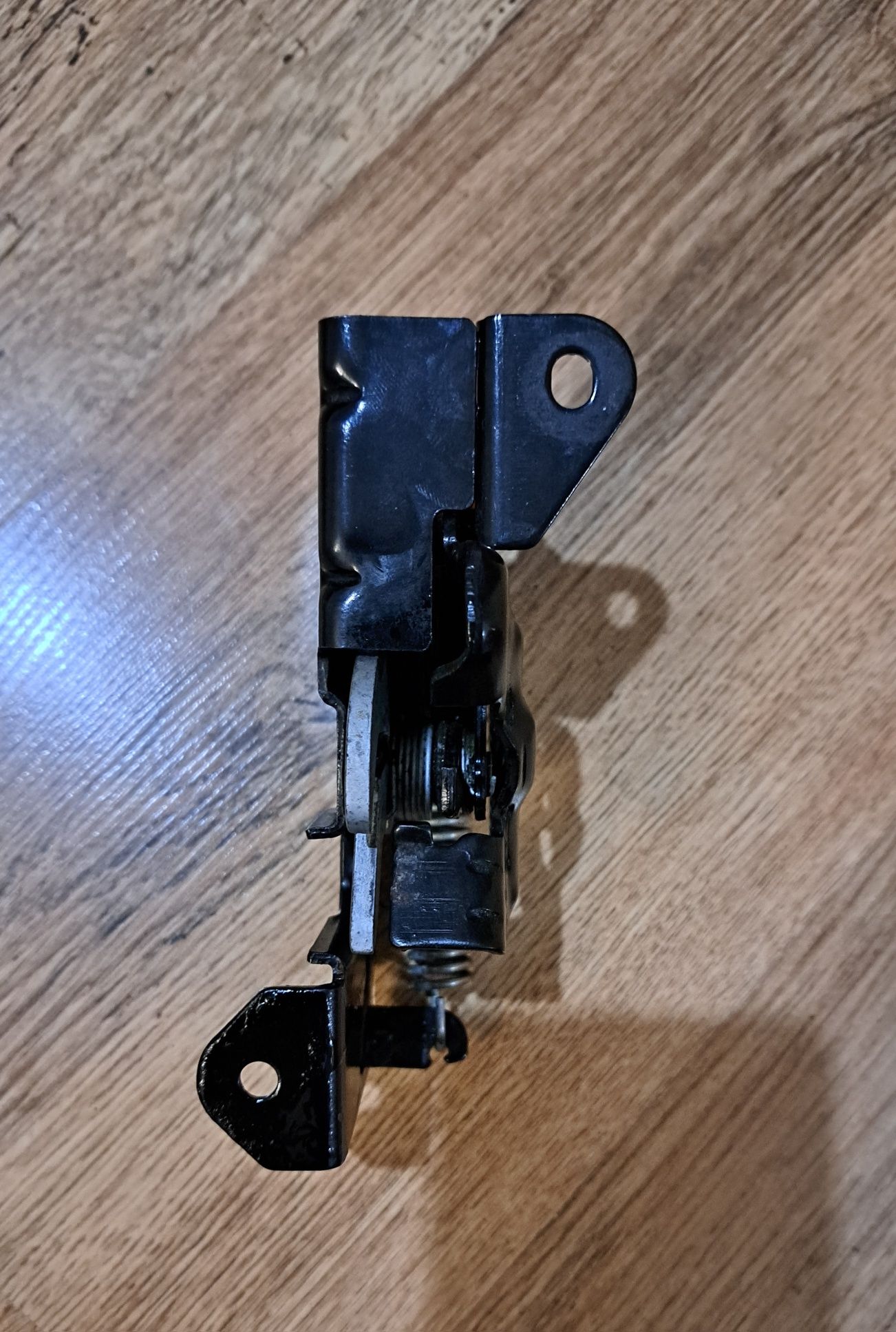 Заключващ механизъм за преден капак BMW F20,*;F30,*