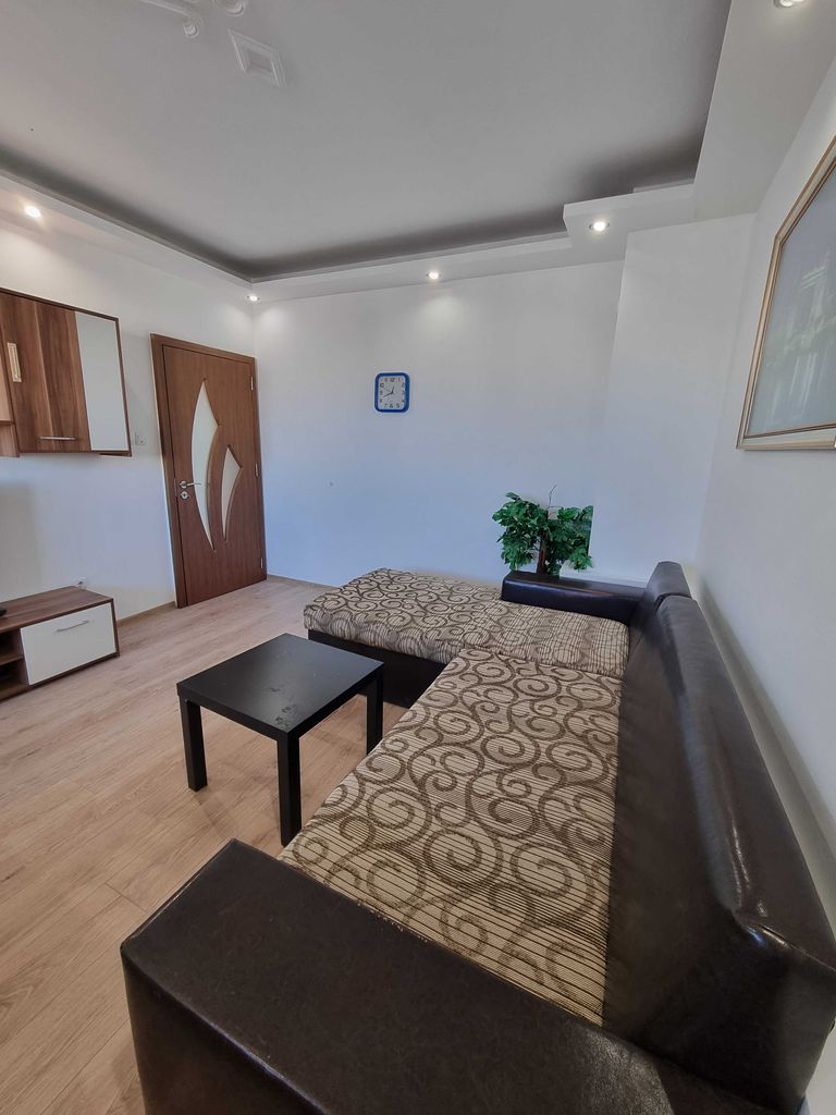 Дава се под наем Тристаен апартамент в Пловдив, Кючук Париж - 76 кв.м за 408 € - Снимка #2