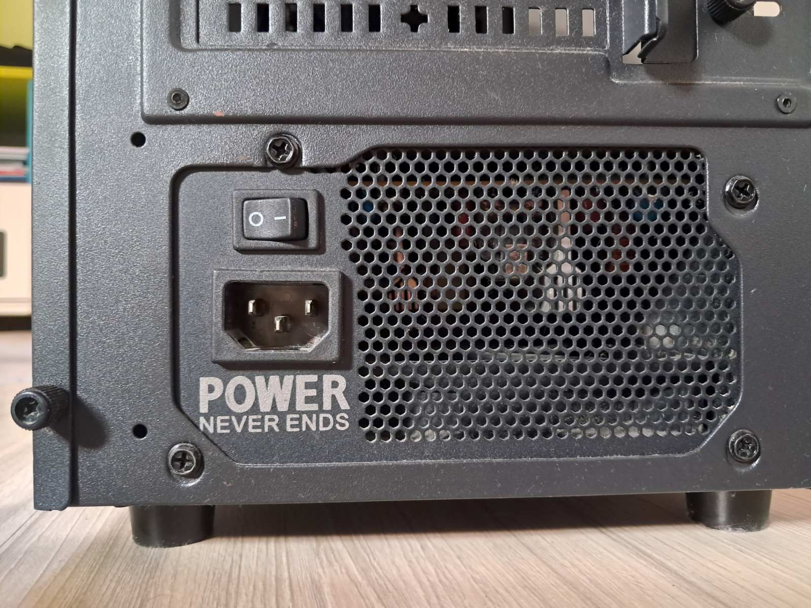 Геймърски компютър Intel i5 9400f / gtx 1650 super / 16GB RAM