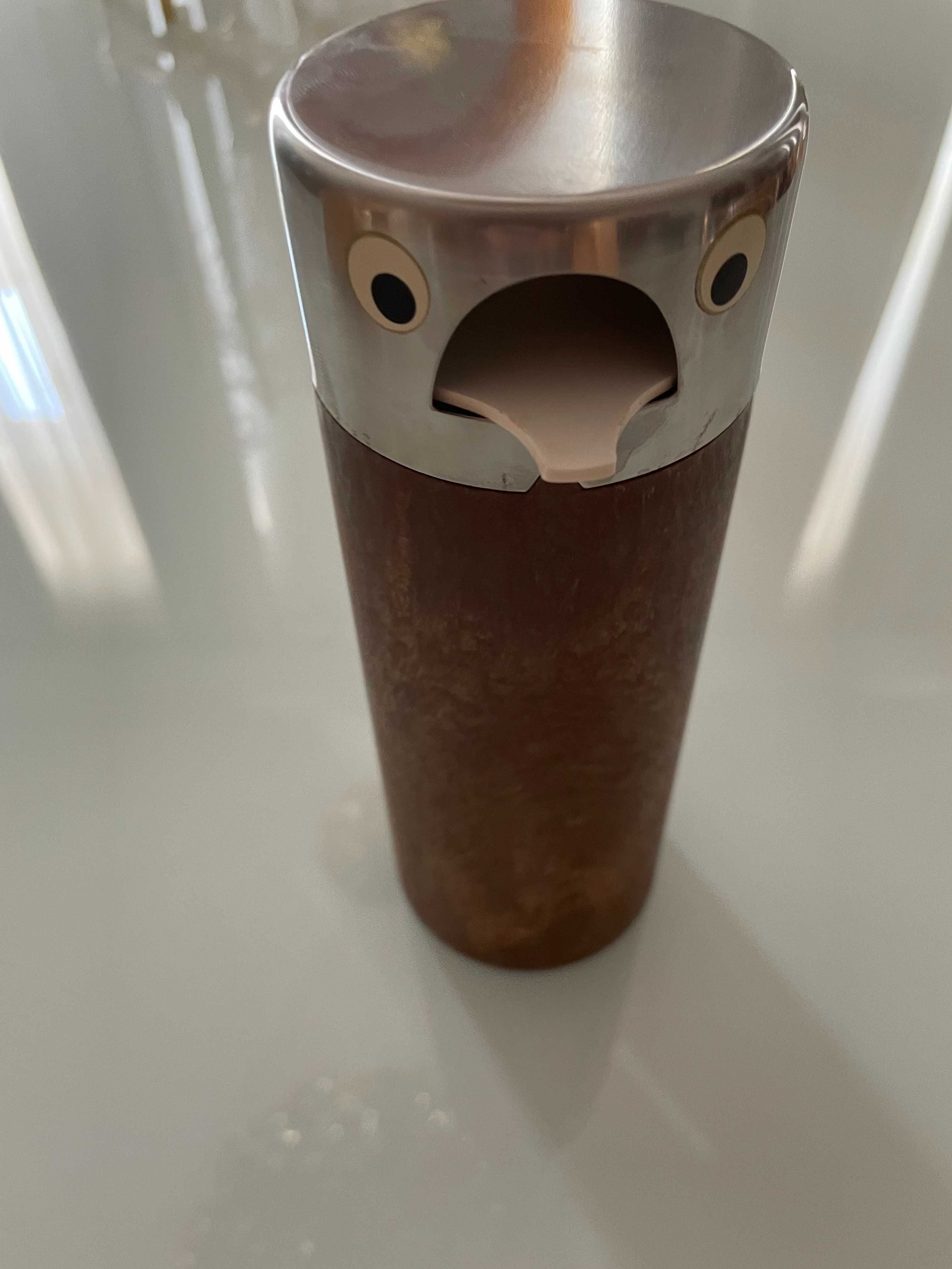 Nutcracker dozator alune fistic pt camera copil design WMF Germania