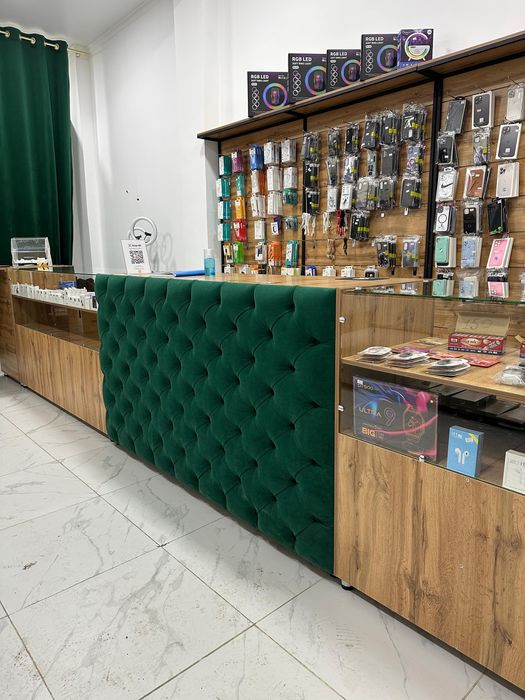Витрина для сотовых аксессуаров