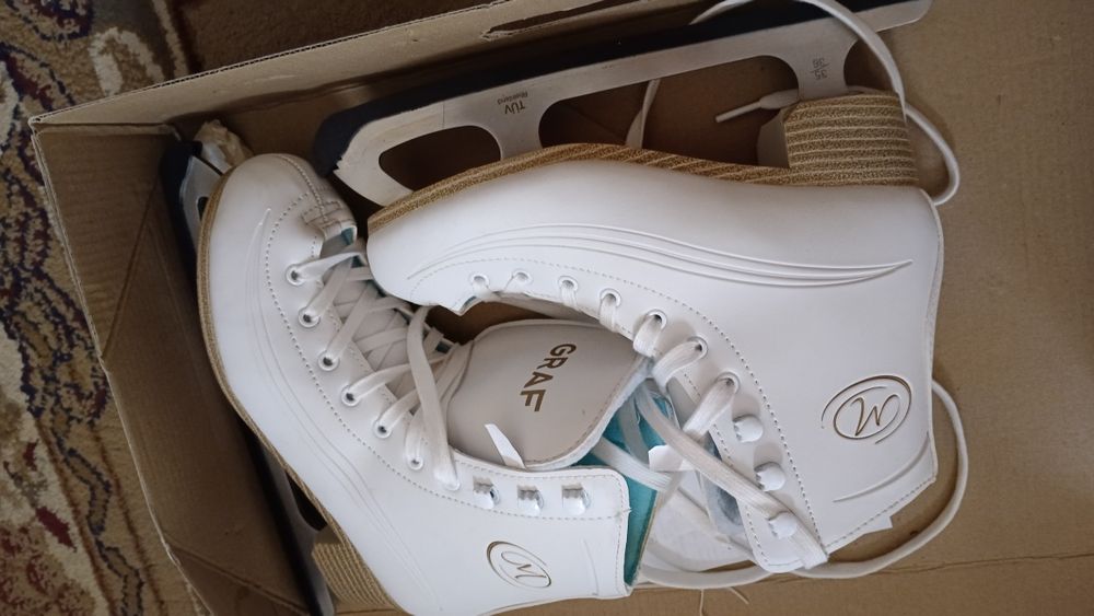 Фигурные коньки для девочки