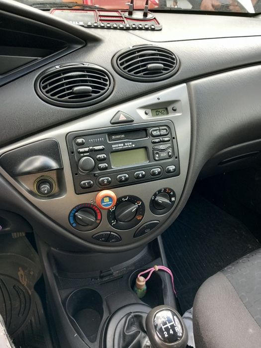 Vând Ford focus1.6