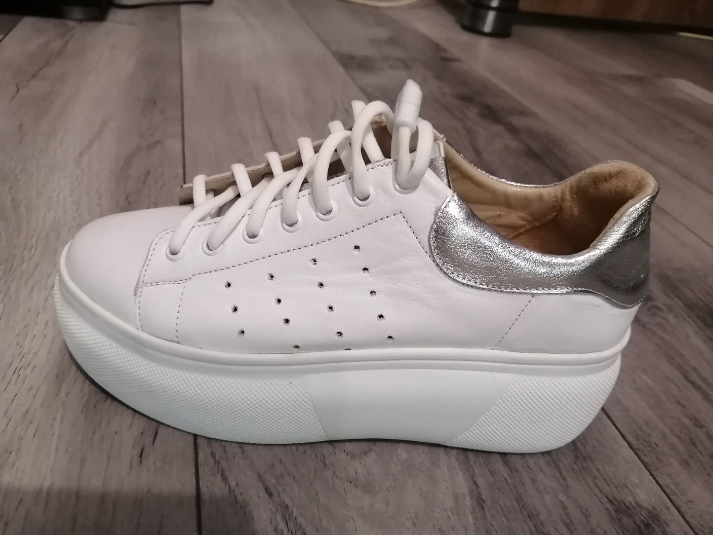 Pantofi Sport Piele Naturala Alb cu Argintiu
