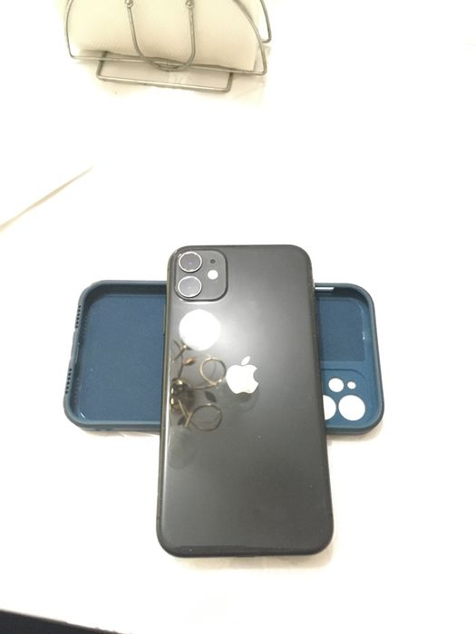 Iphone 11 64 gb….