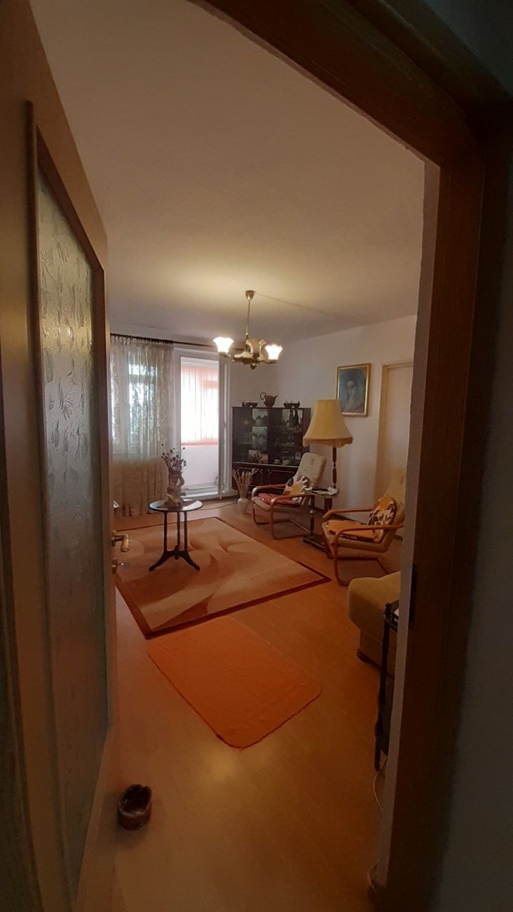 apartament 3 camere ,Primaverii,70000 euro