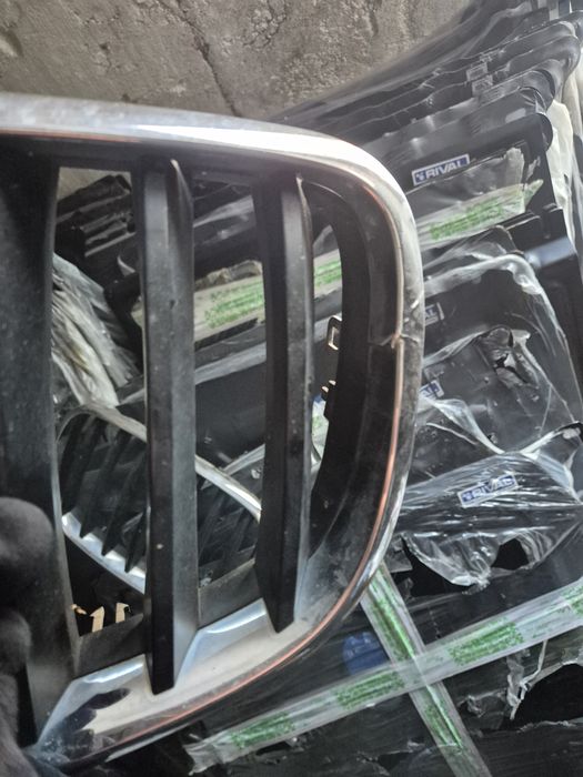 Ноздри, решетка радиатора на BMW X5 e70, оригинал