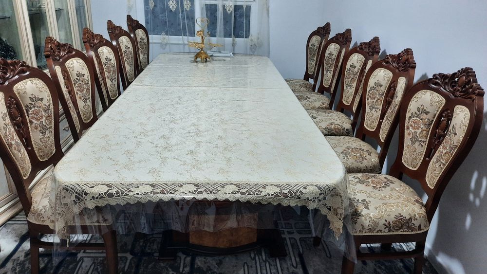 12 talik stol-stul yong‘oq daraxtidan.
Oq rangli servant MDF materiald