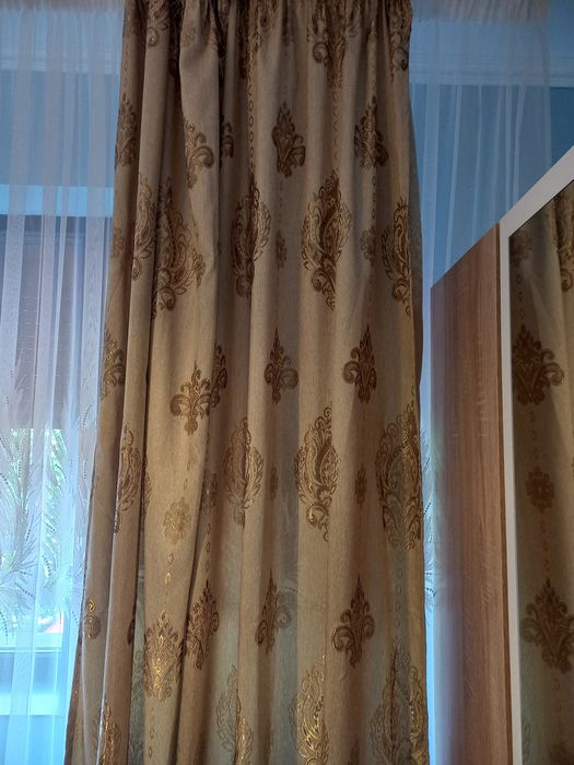2 draperii groase dimensiune 265 x 140 cm cu cleme prindere pe sina