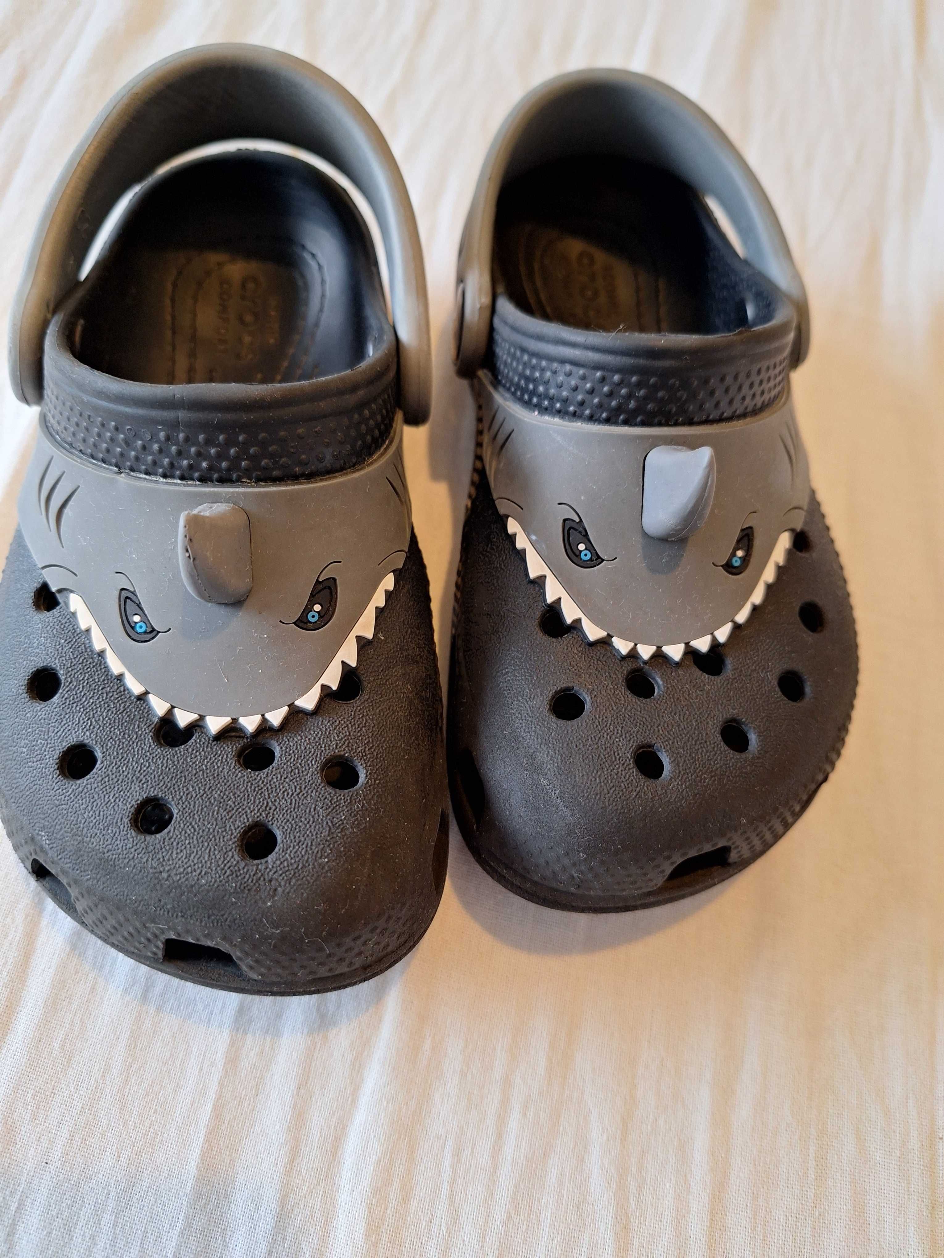 Crocs и пантофки 27 номер общо за 9 лева