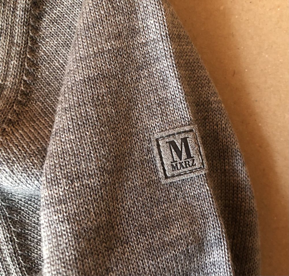 100% мерино вълна MAERZ Muenchen V-neck Merino Woll Pullover пуловер