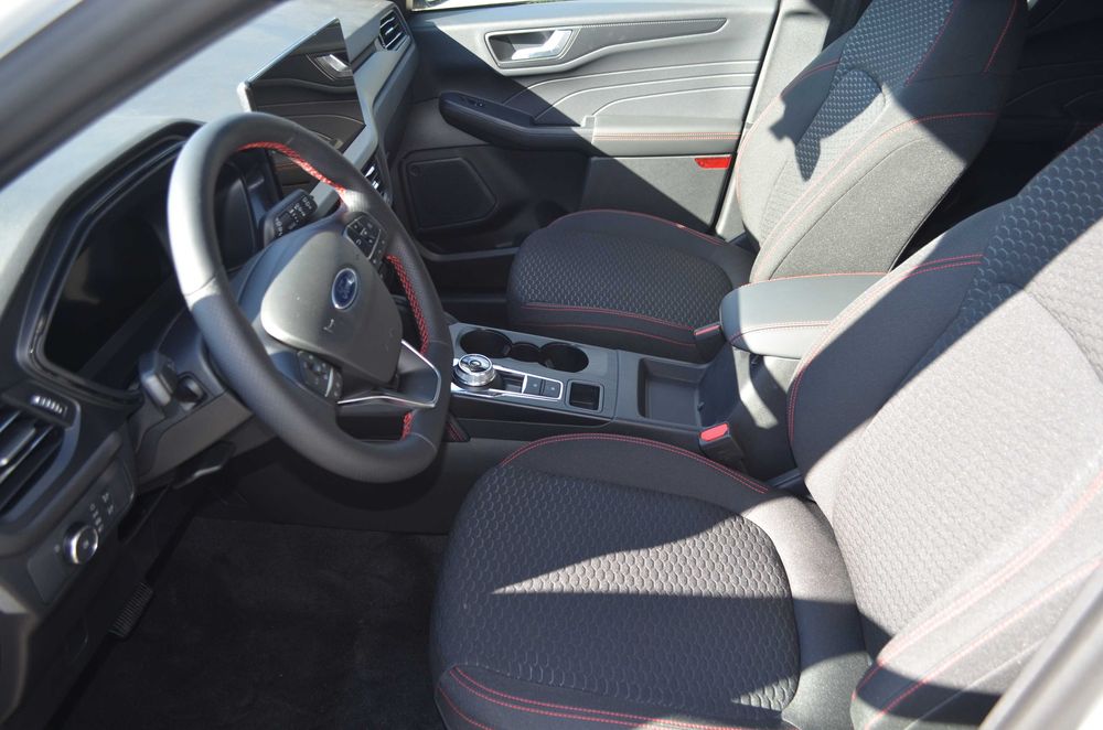 Ford Kuga ST-Line 2.5l FHEV 183 CP AT AWD