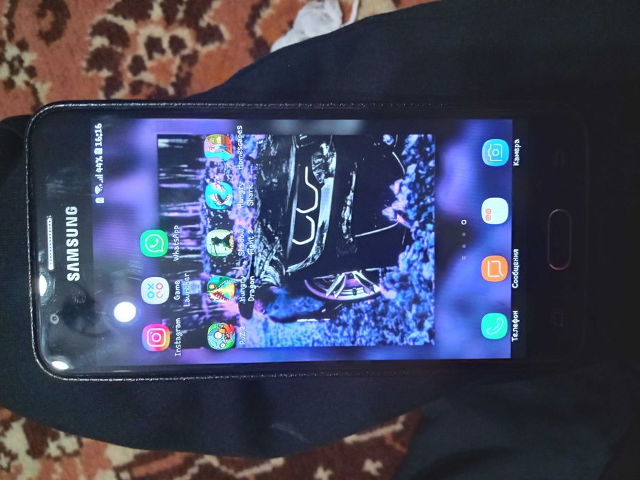 Продам Телефон Samsung j5