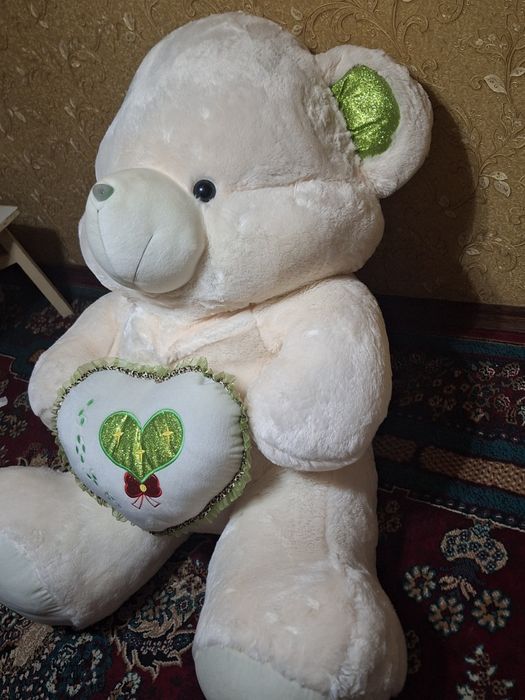 15metrdan baland oq ayiq yangi