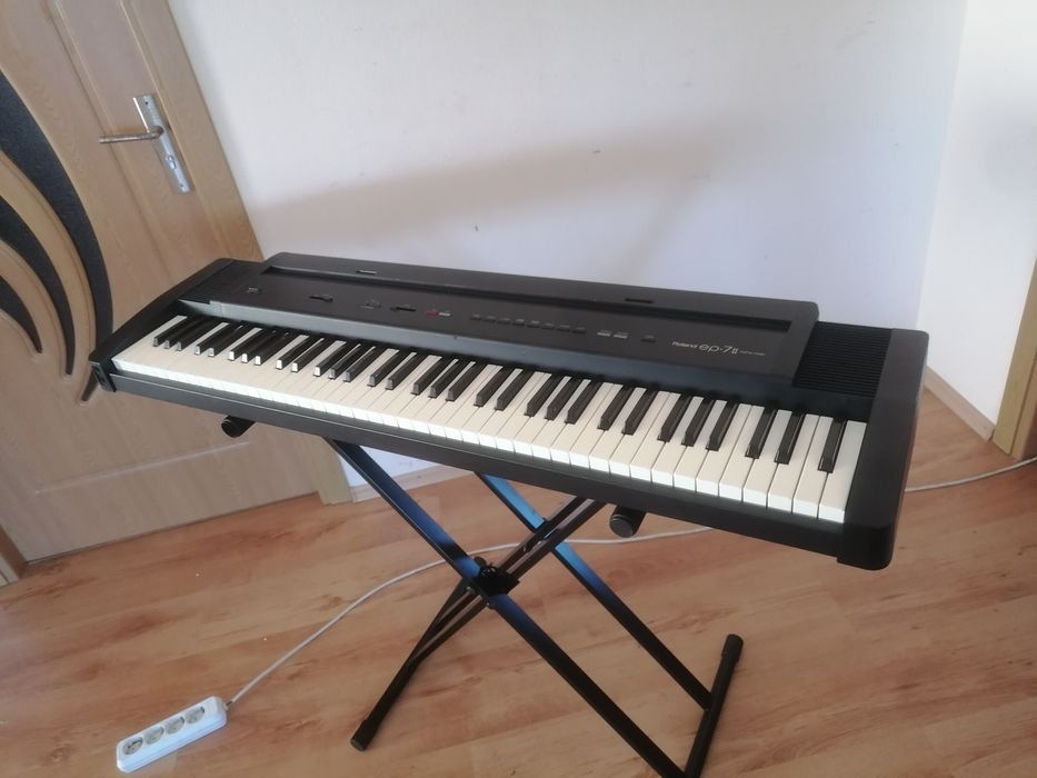 Roland EP-7 II pian digital dinamic orga