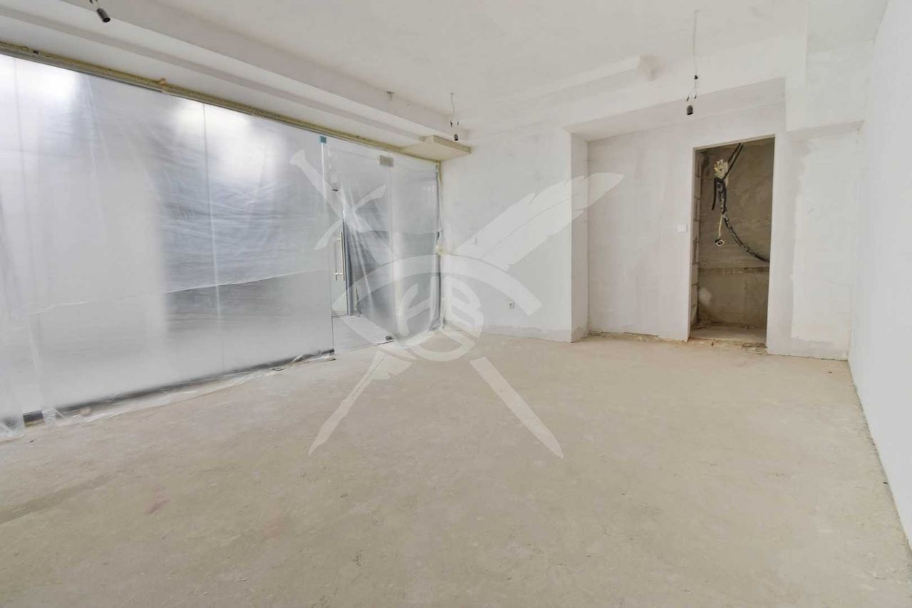 Продава се Магазин в София, Център - 36 кв.м за 3028 €/кв.м - Снимка #2