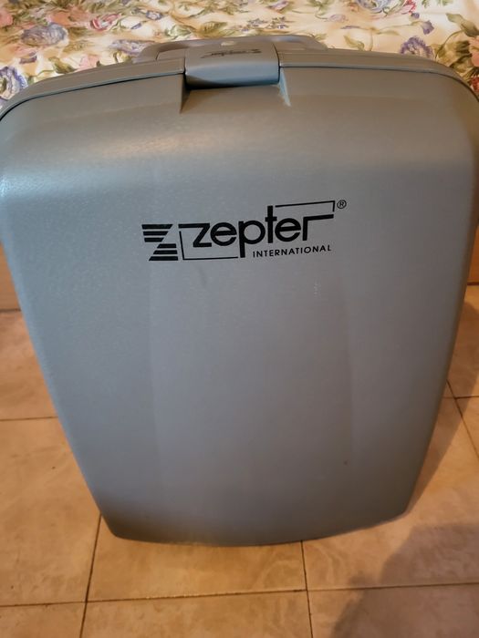 Продавам куфар Zepter