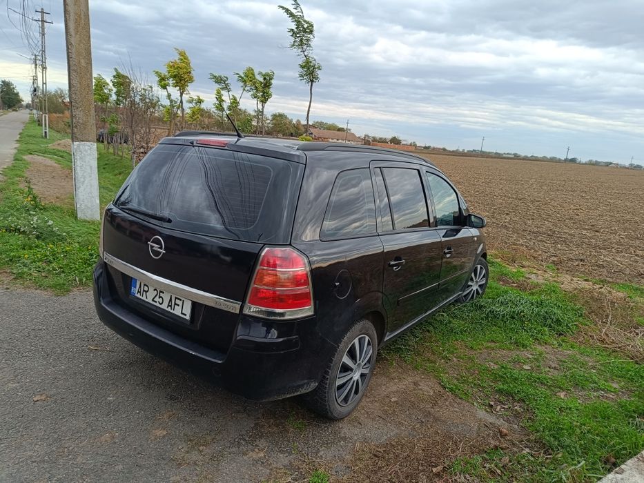 Vând Opel Zafira B 1.9 cdti