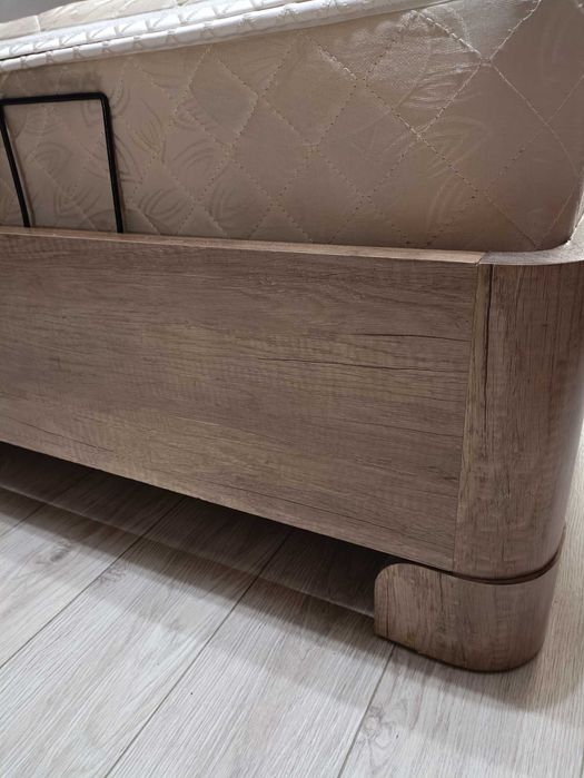 Продается двуспальная кровать с ортопедическим матрасом