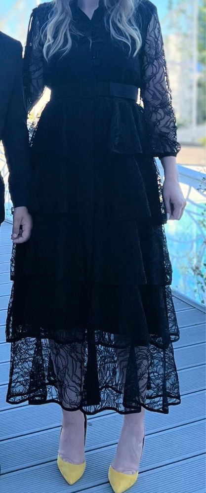 Vand rochie neagra de seara