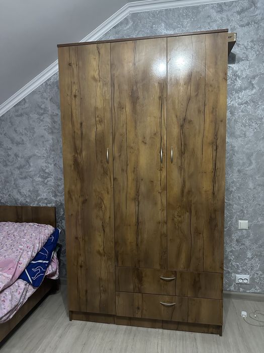 Шифоньер с кроватью