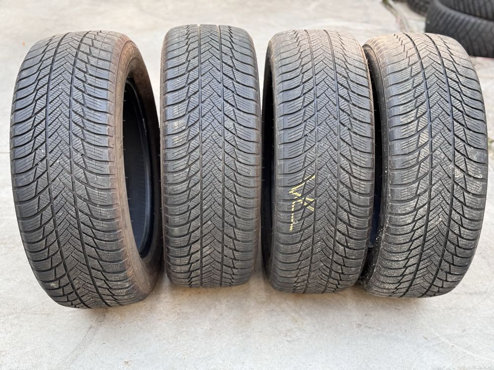 225/60/R17 Bridgestone Brizak 4бр зимни dot4323 6-7mm