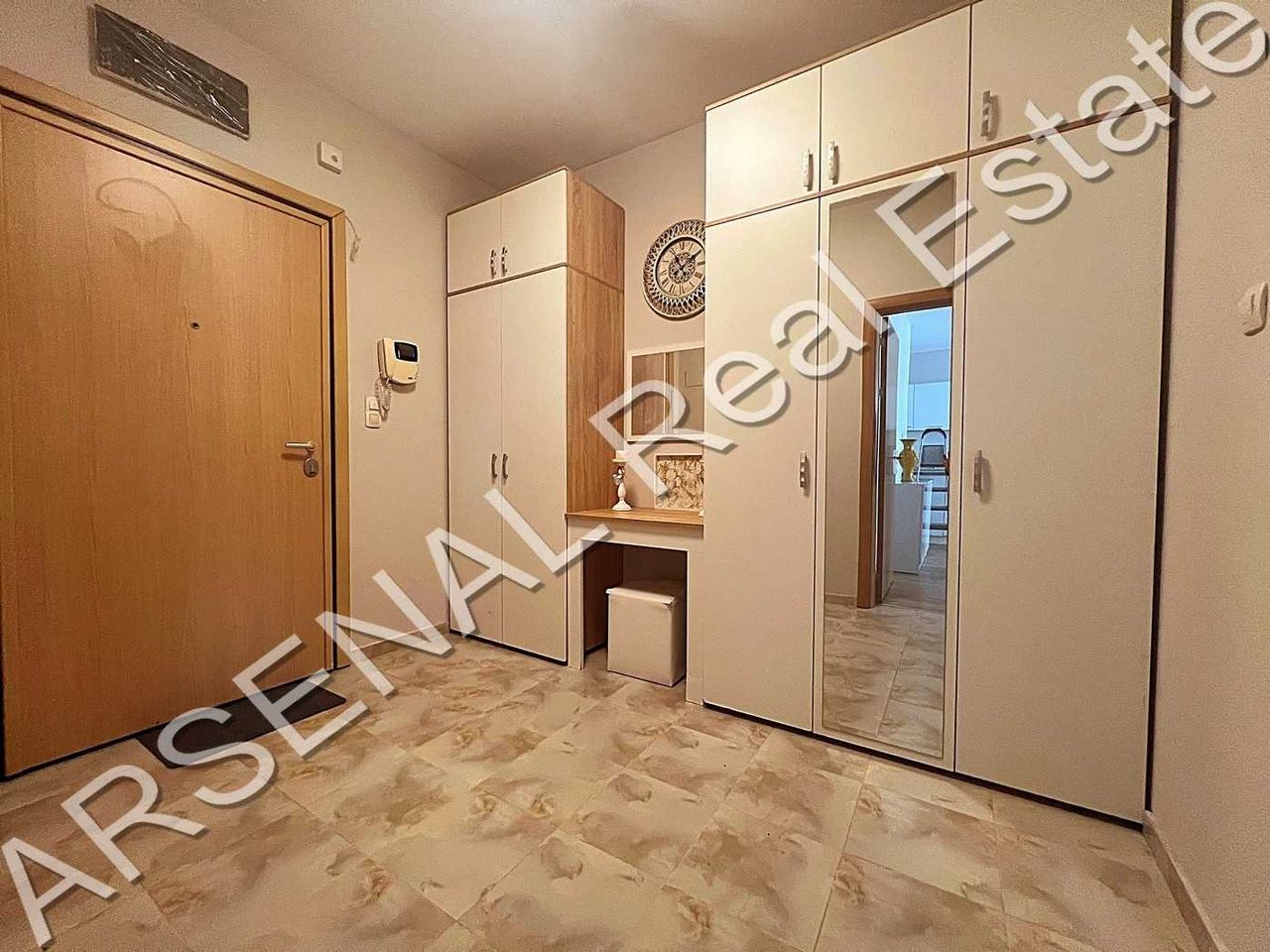 Дава се под наем Двустаен апартамент в София, Кръстова вада - 80 кв.м за 650 € - Снимка #1