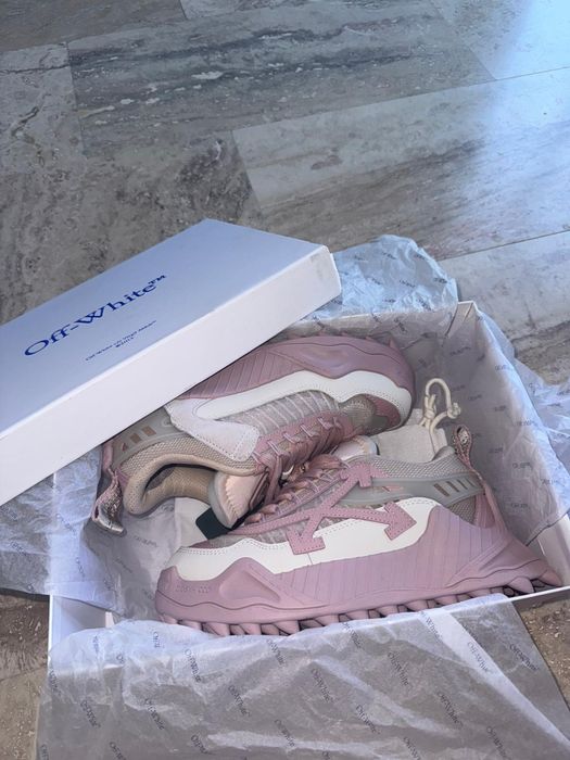 Adidași off-white odsy roz