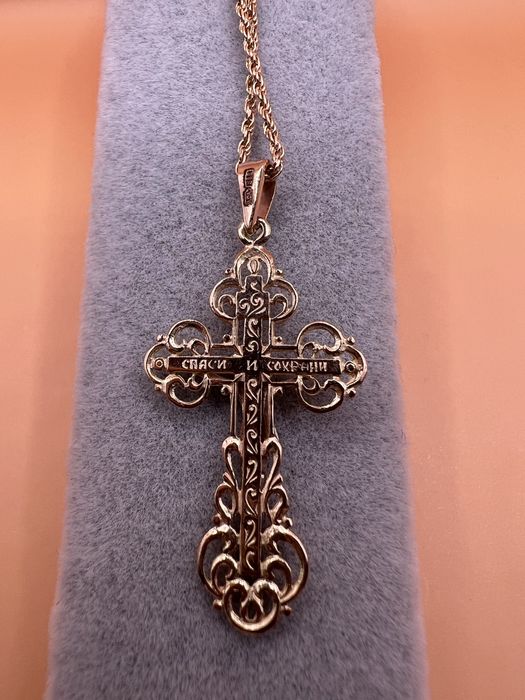 Продам золотой крестик.