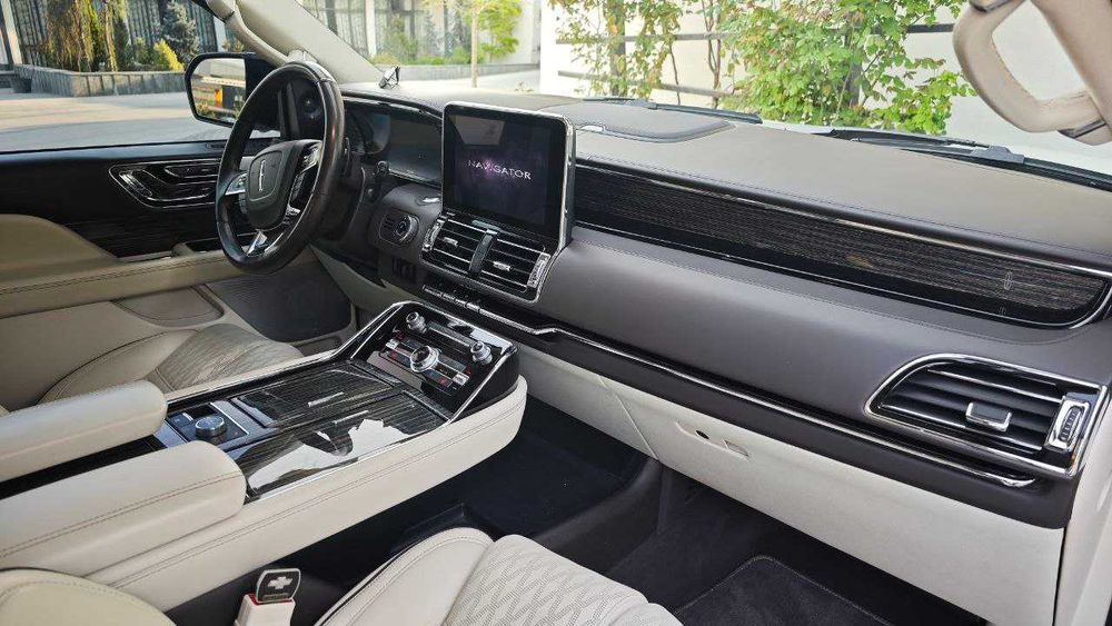 Lincoln Navigator 3.5 AT 4WD Black Label, цвет салона "Шале"