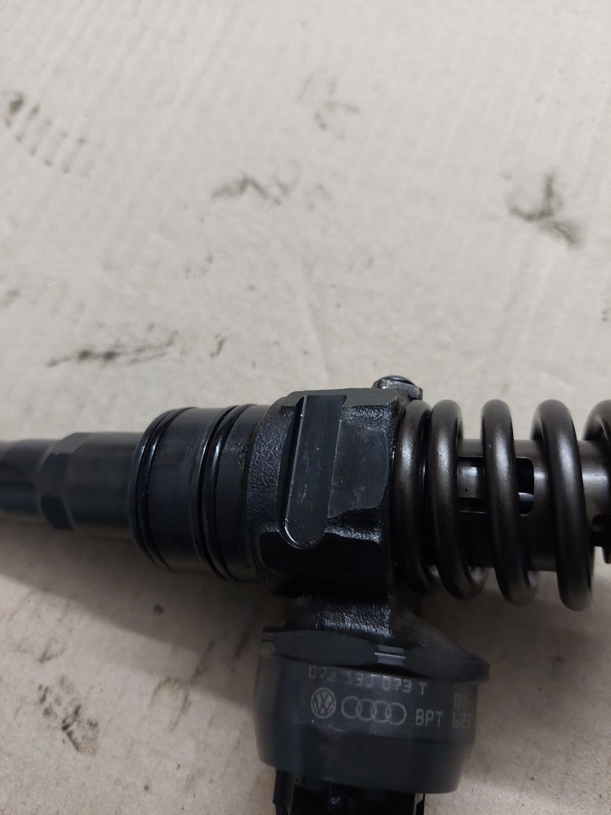 Injector injectoare 5.0 v10 Touareg Phaeton 07z 130 073 T F H