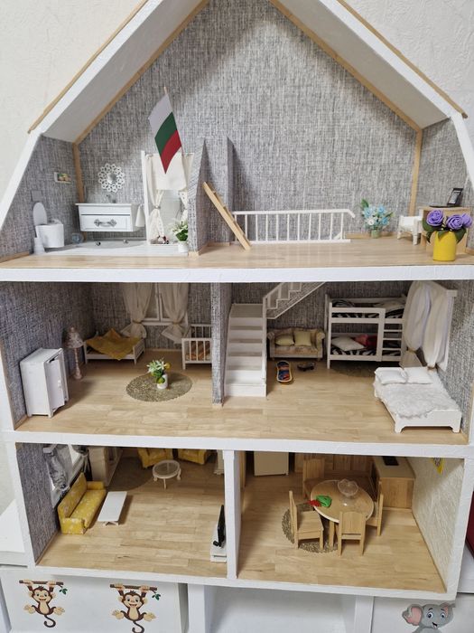 Куклена къща на 3 етажа