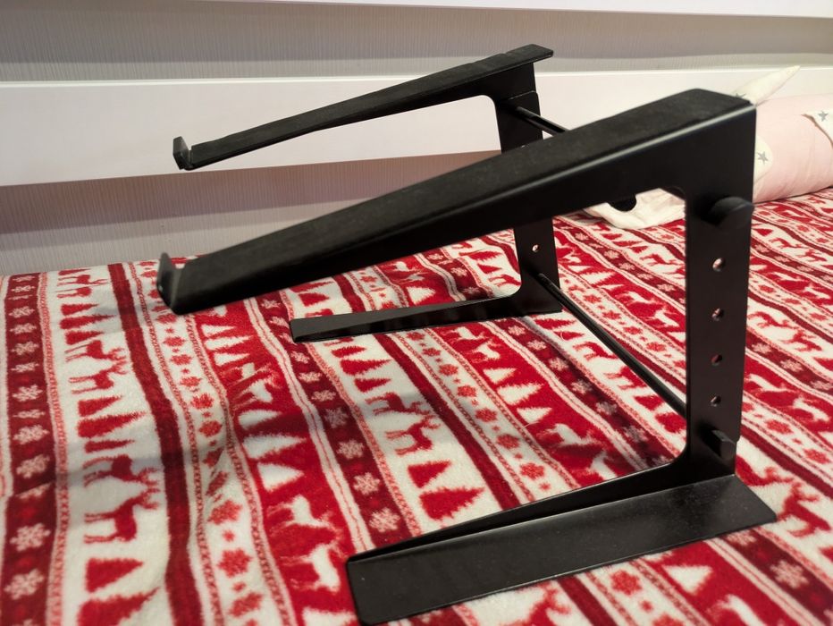 Подставка под ноутбук