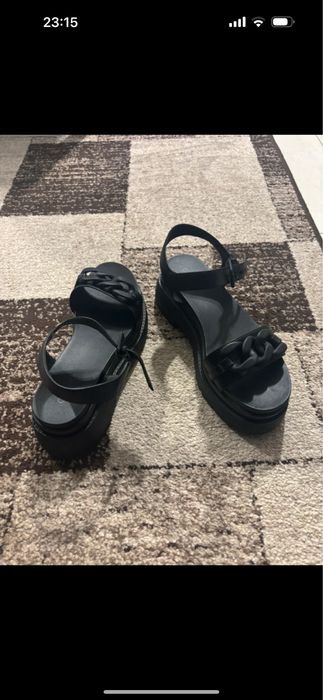 Sandale cu platforma